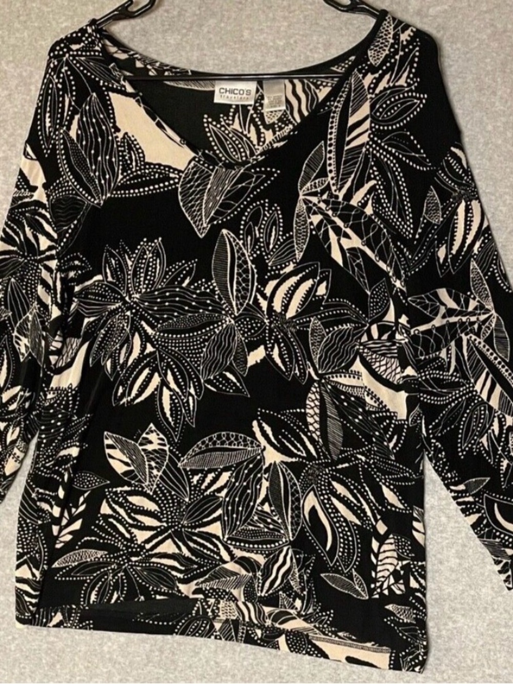 Chico's Black & Cream Leaf-Print V-Neck Top